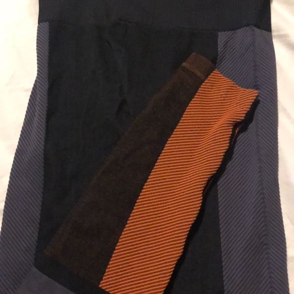 Retro Stretchy Leggings - Picture 2 of 3